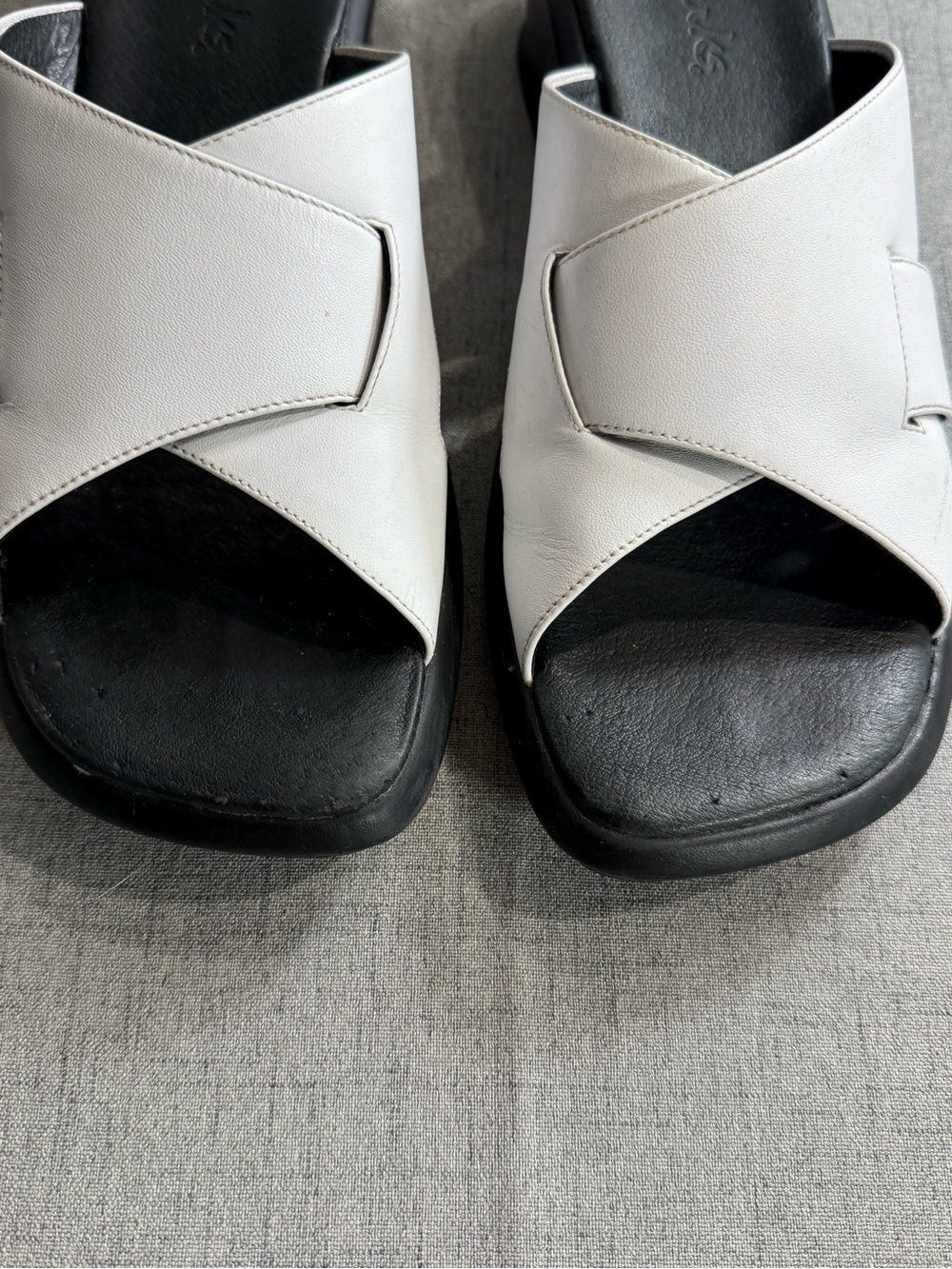 Vintage Clarks White Leather Chunky Wedge Sandals Slides Y2K Women's 10M - Picture 3 of 13